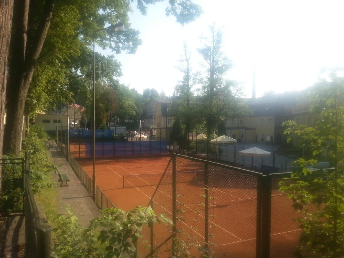 Willa Nad Potokiem Kudowa Zdroj Luaran gambar